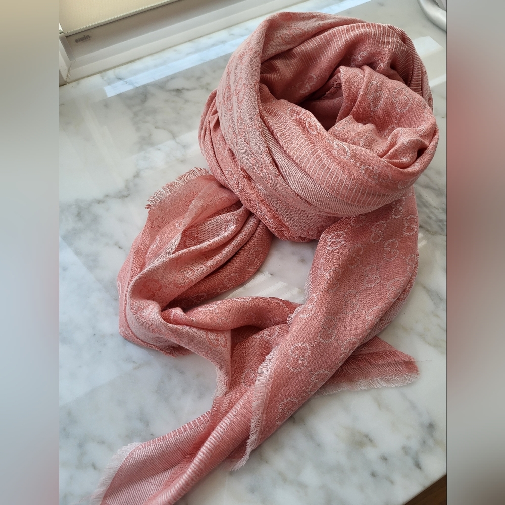 Gucci 140*140cm cachemier two toned pink,Barbie Pink logo printed scarf